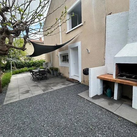 6 Couchages Proche Grands Buffets Et Centre Avec Jardin *